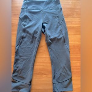 Lululemon In Movement Crop Leggings in Dark Shadow Size 6